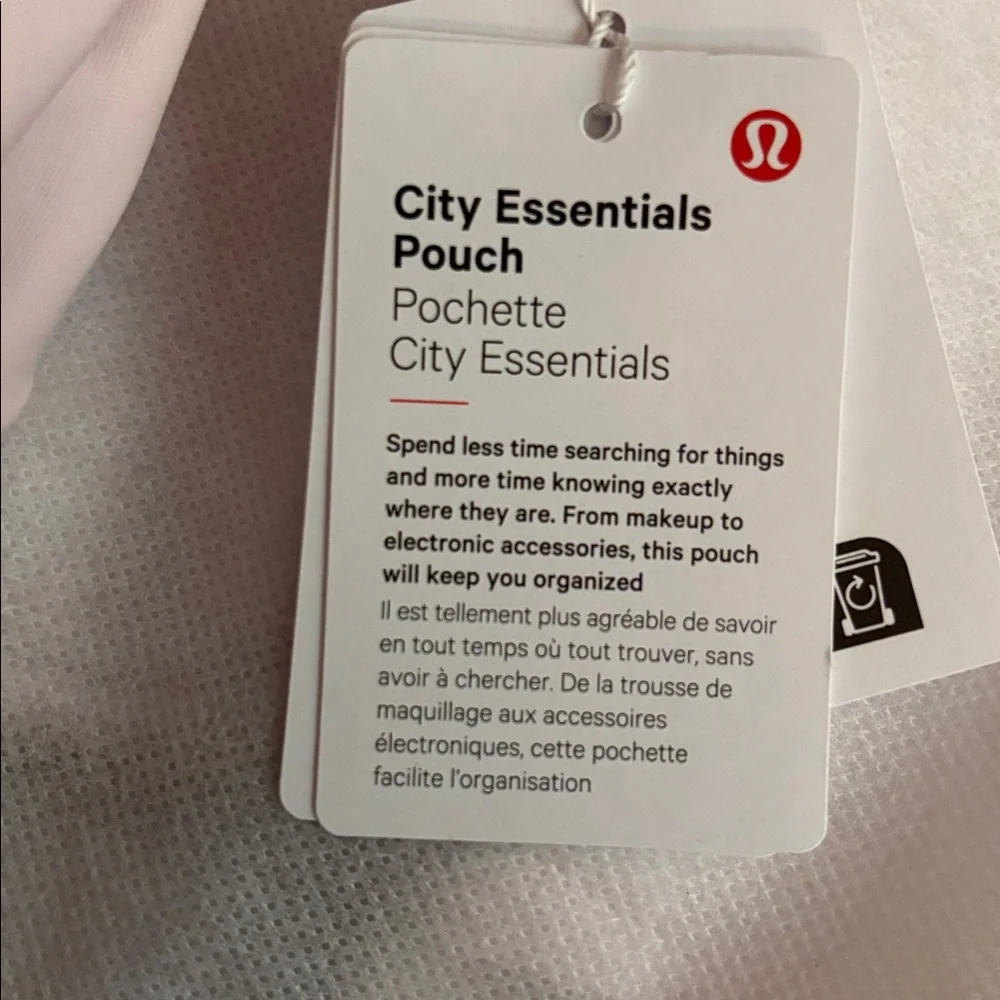 Lululemon 🆕 city essentials pouch 4L blissful pink with gold hardware